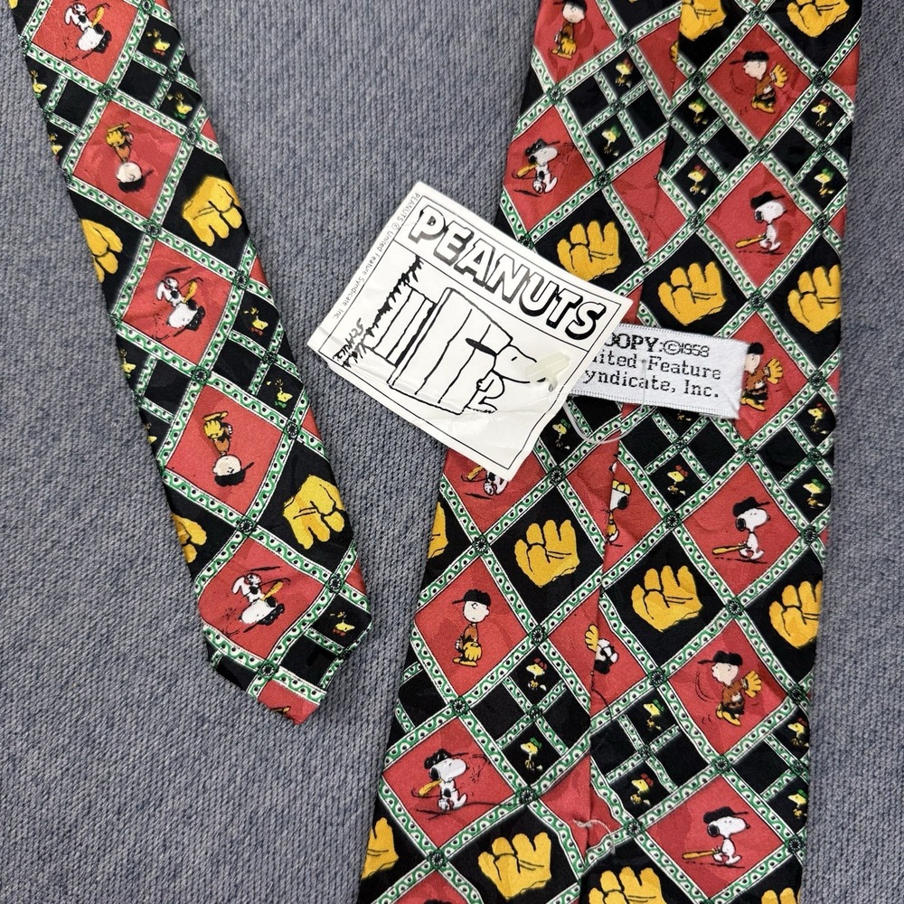 Vintage Peanuts Tie Charlie Brown Snoopy Baseball Sports Silk NWT Deadstock